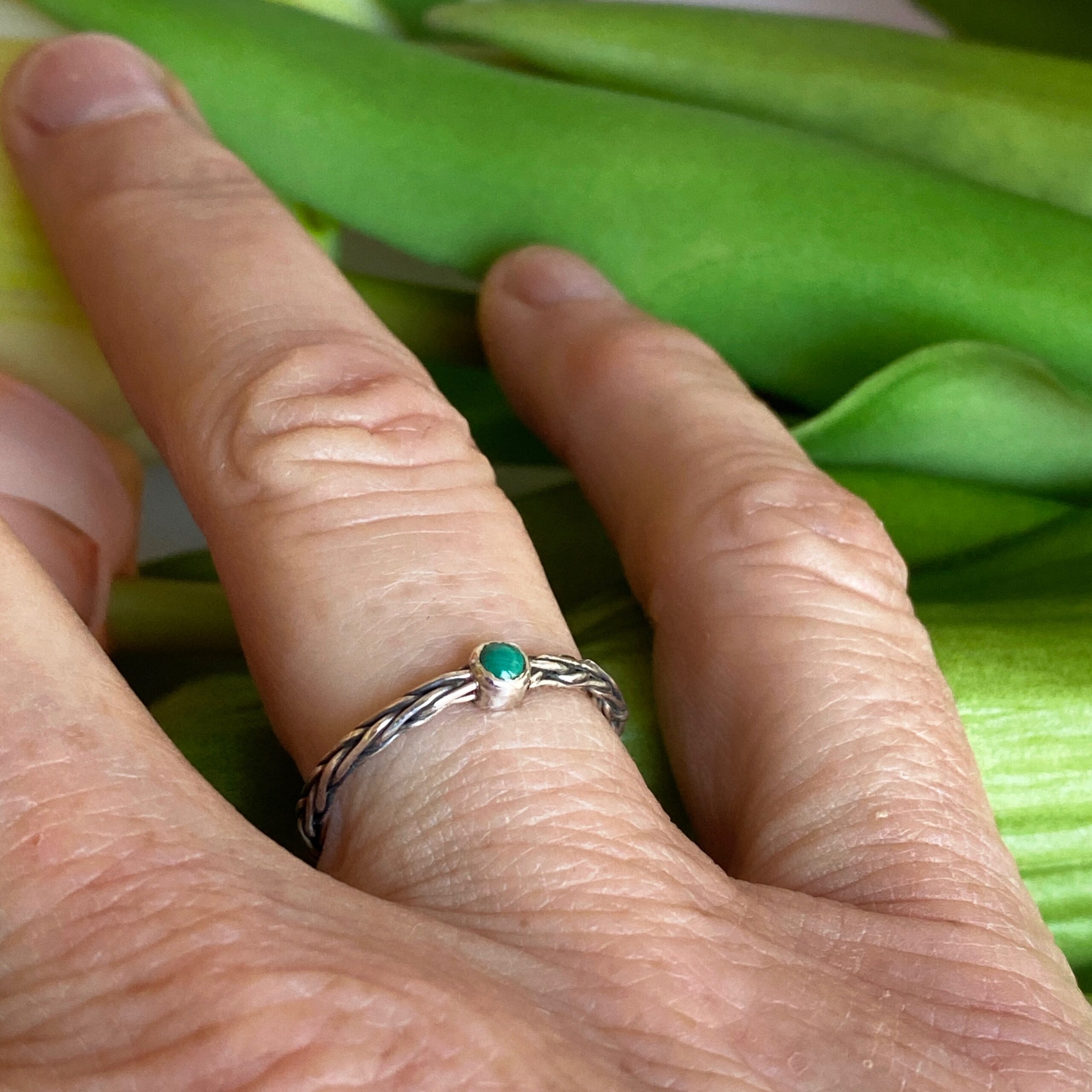 Bague tressée fine et malachite – Image 3