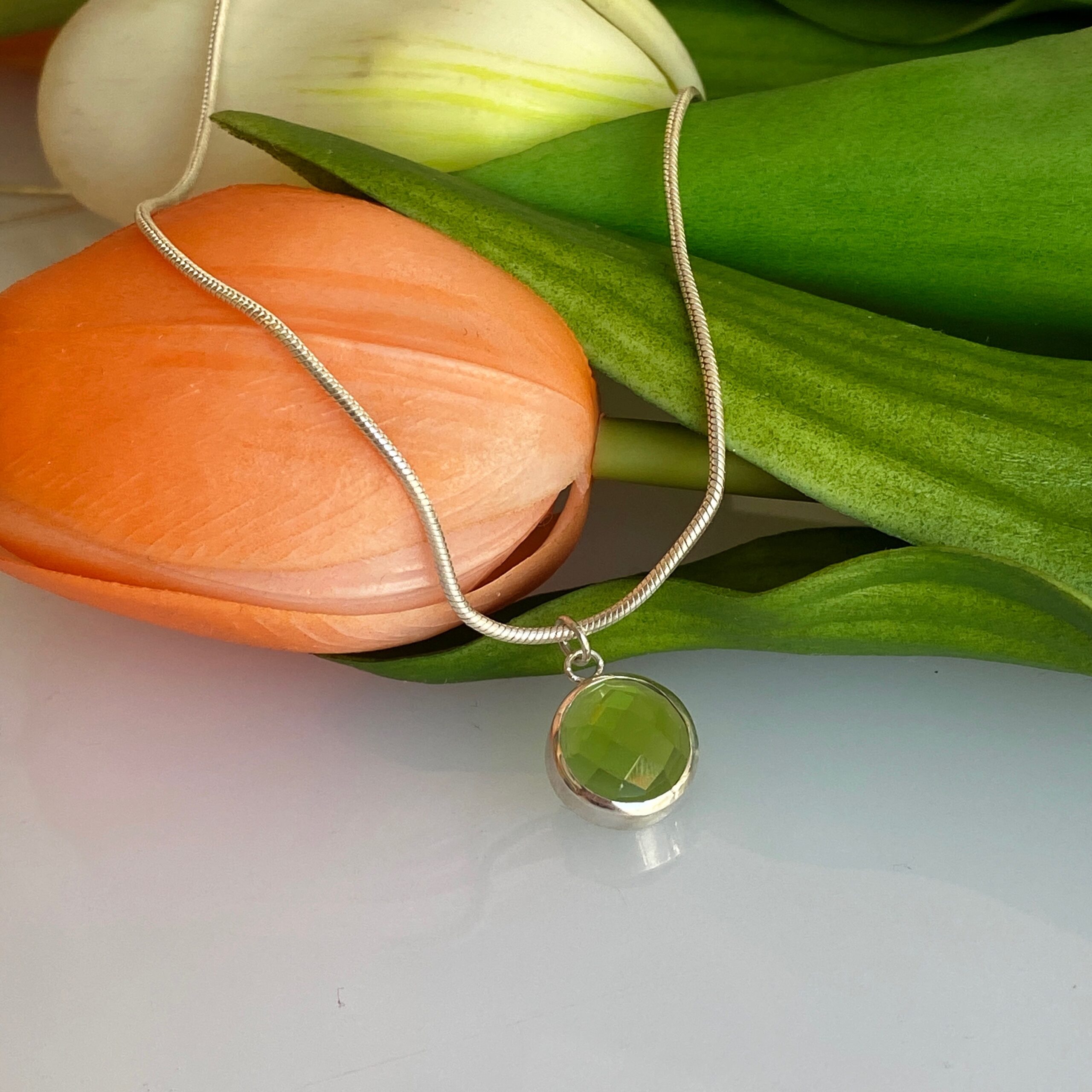Pendentif Péridot - AOÛT