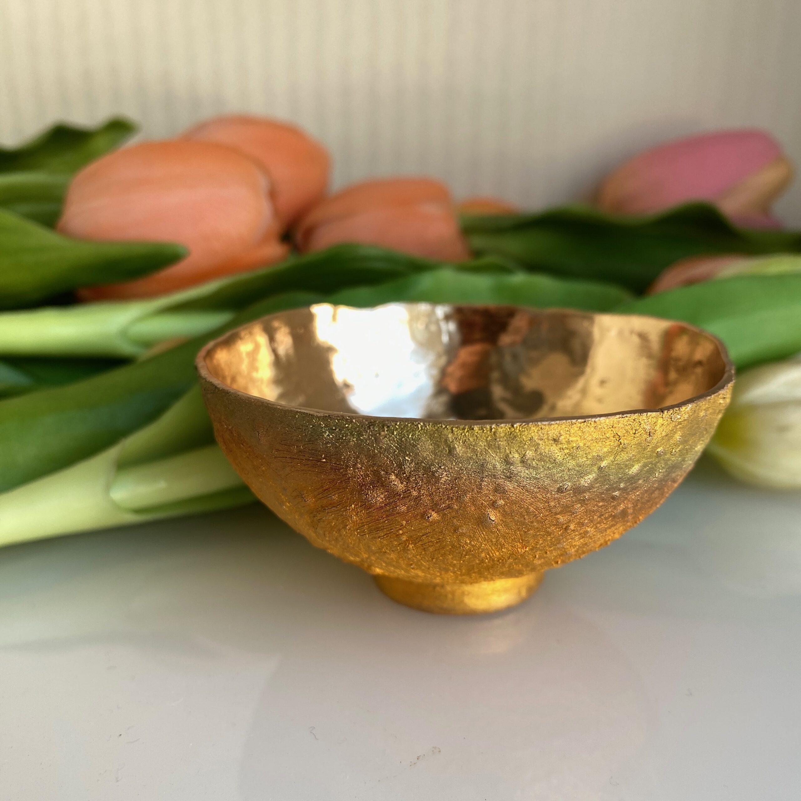 Bol d'espoir - arc-en ciel en bronze – Image 4
